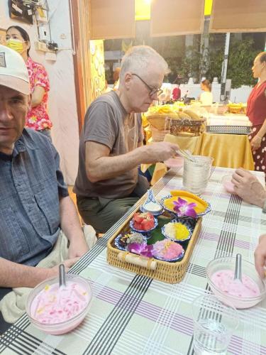 Echoppe de desserts à Petchaburi