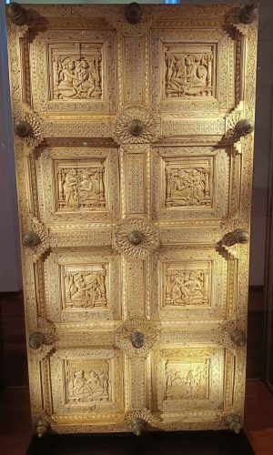 Inde – Porte à décor de scènes galantes - Inde du sud, probablement Pysore (18ème ou début 19ème siècle)