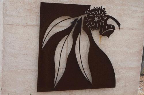 Sculpture à l'entrée du jardin botanique