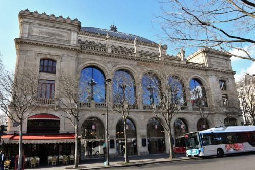 Théâtre du Chatelet (1862), place du Chatelet