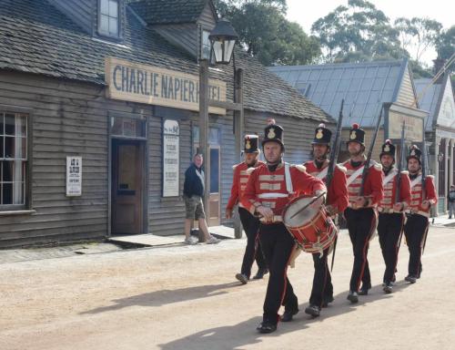 Soldats anglais réquisitionnés pour maintenir l'ordre dans les villes minières 