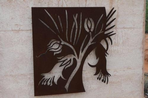 Sculpture à l'entrée du jardin botanique