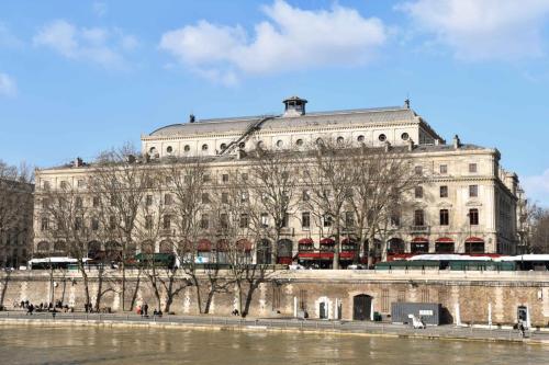 Théâtre du Chatelet (1862), depuis le quai de l'Horloge