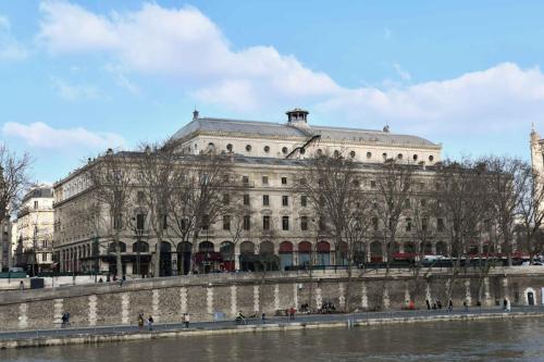 Théâtre du Chatelet (1862), depuis le quai de l'Horloge