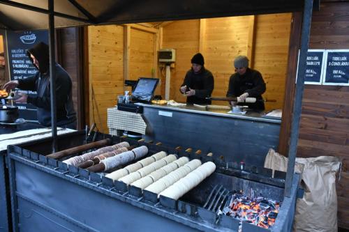 Marché de Noël avec la spécialité Trdelnik