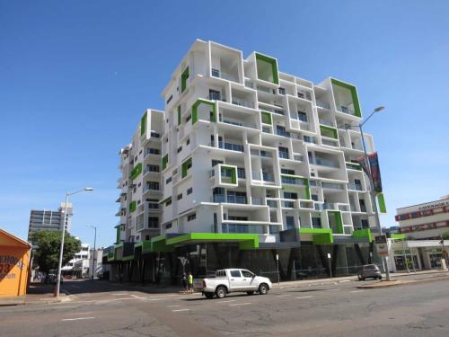 Batiment moderne tout neuf dans le centre de Darwin