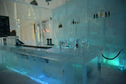 Ice bar