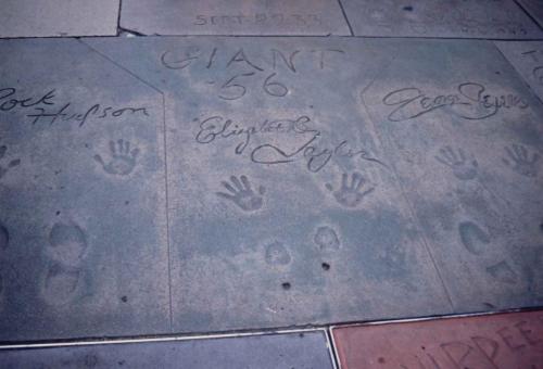 Rock Hudson, Elisabeth Taylor, Georges Stevens à l'occasion de la sortie du film Géant